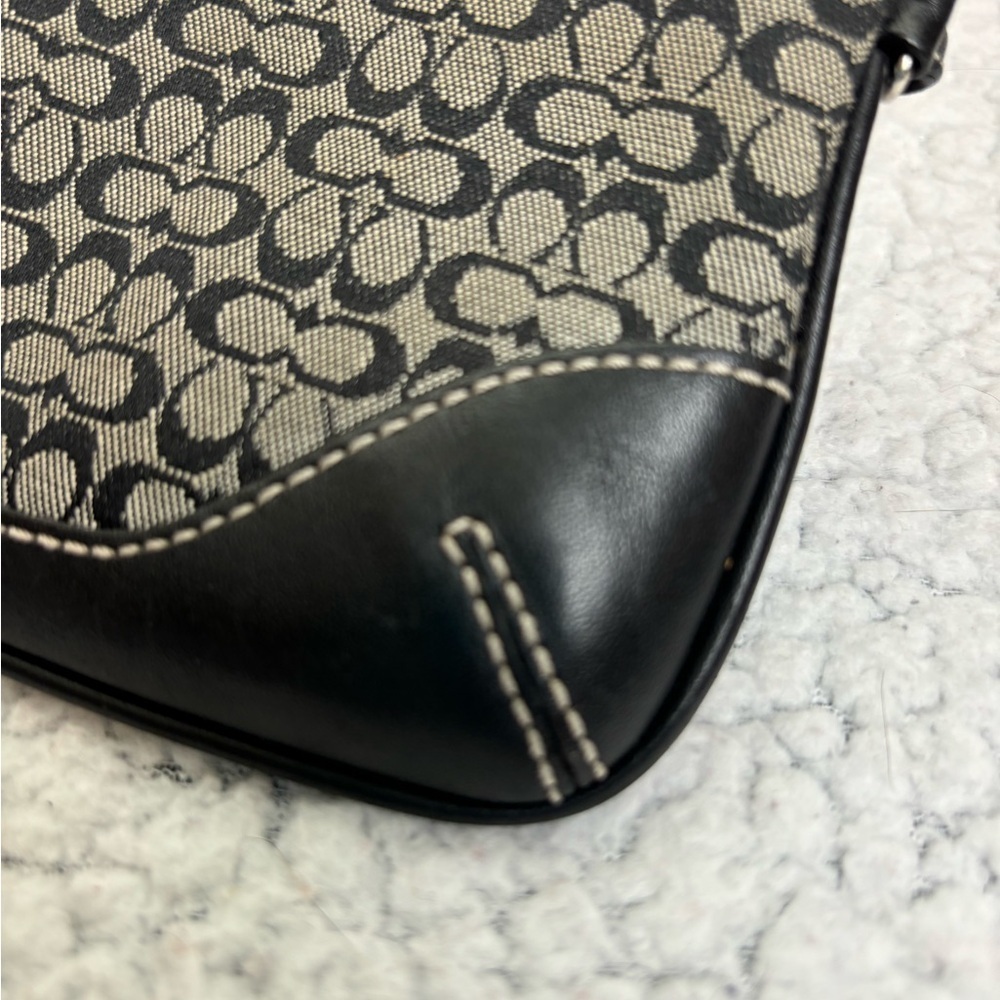 Coach Black Signature Fabric/Leather Wristlet - Picture 2 of 10